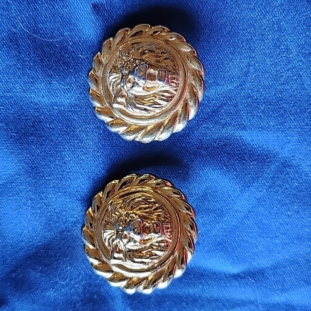 Vintage gold tone Anne Klein Lion clip earings